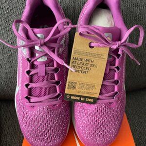 Nike Women's Winflo 11 Running Shoes